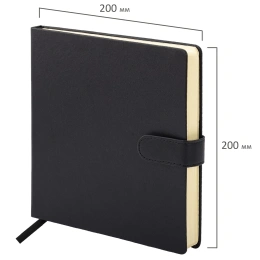 Скетчбук, слоновая кость 140 г/м2, 200х200 мм, 80 л., КОЖЗАМ, застежка, BRAUBERG ART CLASSIC, черный, 116462